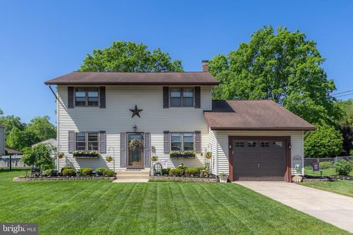 341 Carson Ave, Gibbstown, NJ, 08027-1437 | Card Image