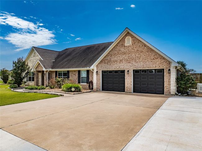 17087 County Road 266, Home with 3 bedrooms, 4 bathrooms and 2 parking in East Bernard TX | Image 27