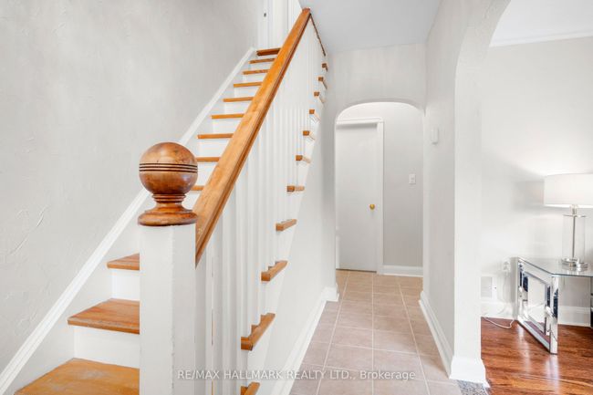 1 Winslow St, House other with 3 bedrooms, 3 bathrooms and 2 parking in Etobicoke ON | Image 4
