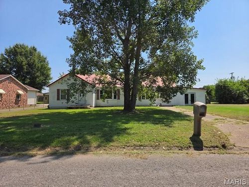 1907 E Parkview Dr, Caruthersville, MO, 63830-2303 | Card Image