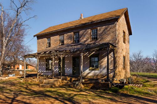 83 W 100 S, Virgin, UT, 84779-7714 | Card Image