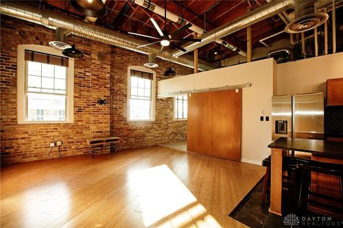 434 E 1st St, Dayton, OH, 45402-1220 | Card Image