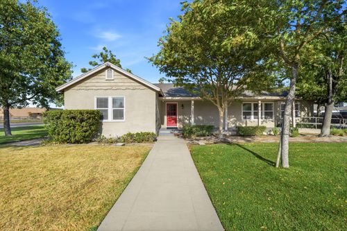 1635 N Douty Street, Hanford, CA, 93230 | Card Image