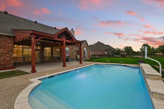 Backyard paradise PERFECT for summer! | Image 4