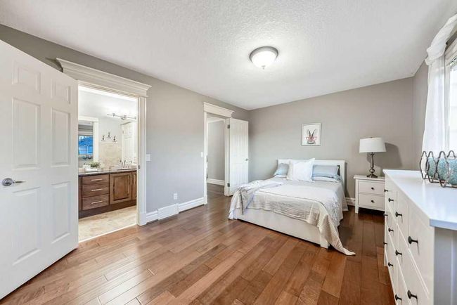 169 Signature Way Sw, House other with 5 bedrooms, 4 bathrooms and 4 parking in Calgary AB | Image 29