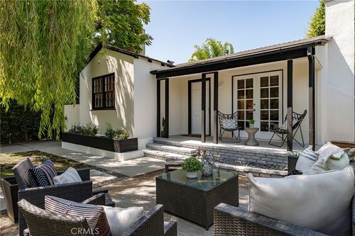 3545 Ashwood Ave, Los Angeles, CA, 90066-3011 | Card Image