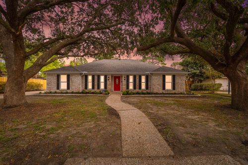 3030 Triway Ln, Houston, TX, 77043-1319 | Card Image