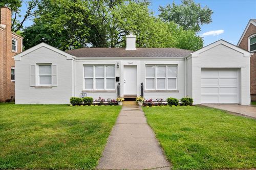 7087 N Mcalpin Ave, Chicago, IL, 60646-1236 | Card Image