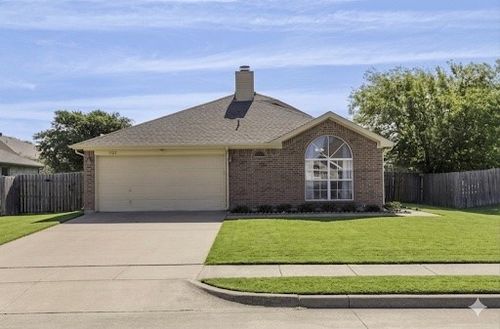 1322 Indian Wells Trl, Midlothian, TX, 76065-5066 | Card Image