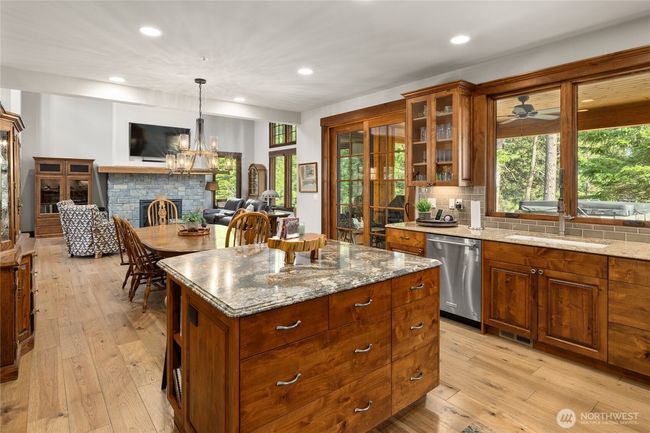 170 Rinky Dink Ln, House other with 5 bedrooms, 4 bathrooms and 3 parking in Cle Elum WA | Image 11