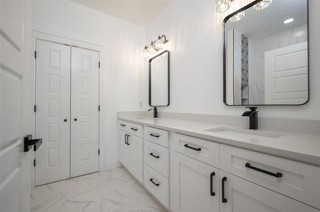5670 Ne 140 Th Ct, House other with 3 bedrooms, 2 bathrooms and null parking in WILLISTON FL | Image 12