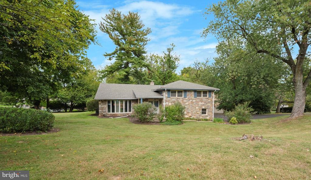 Cedar Rd, Elkins Park, PA 19027