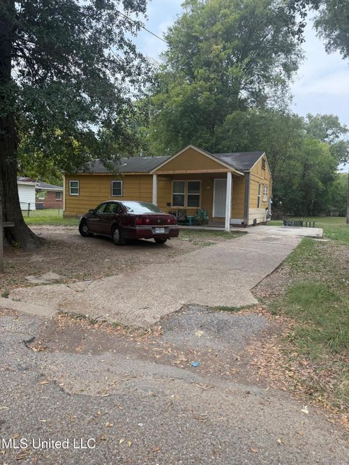 1114 Helen St, Greenville, MS, 38703-6558 | Card Image