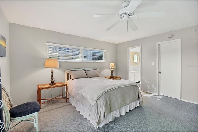 201 - 2100 Benjamin Franklin Dr, Condo with 2 bedrooms, 2 bathrooms and null parking in SARASOTA FL | Image 18