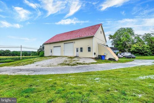 2884-2882 S Queen St, DALLASTOWN, PA, 17313-9579 | Card Image