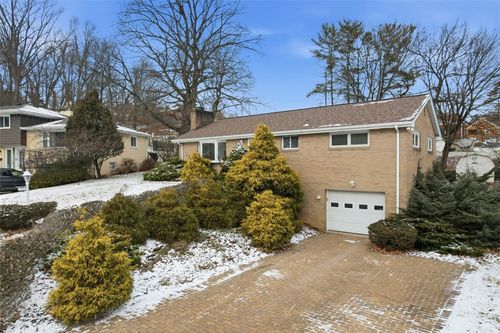 218 Longvue Dr, Pittsburgh, PA, 15237-2263 | Card Image