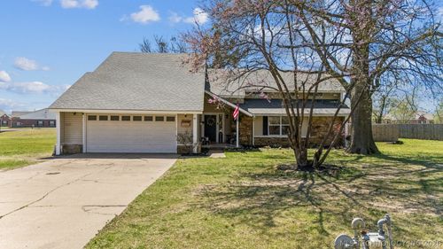 10594 Birch St, Claremore, OK, 74019-0319 | Card Image