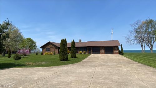 1104 Lake Rd, Conneaut, OH, 44030-1139 | Card Image