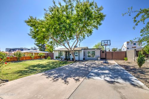6728 N 24th Dr, Phoenix, AZ, 85015-1022 | Card Image