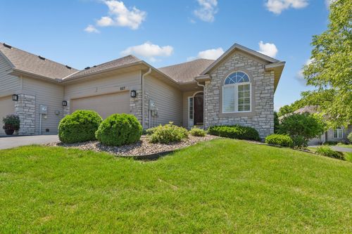 827 Vardon Ct, Faribault, MN, 55021-3923 | Card Image
