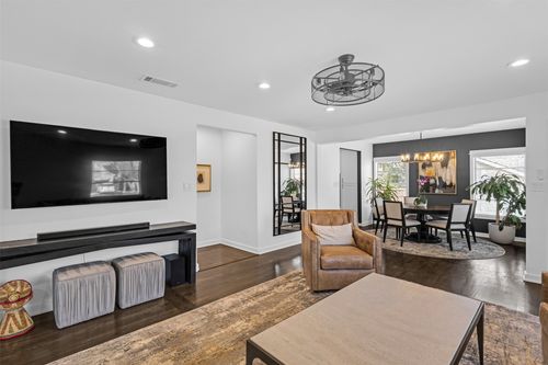 8723 Glencrest Ln, Dallas, TX, 75209-1606 | Card Image