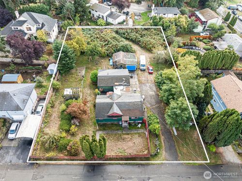 2635 Sw 104th St, Seattle, WA, 98146-1215 | Card Image