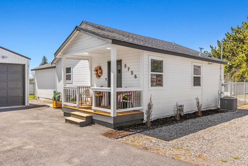 5756 Leland Dr, Klamath Falls, OR, 97603-7551 | Card Image