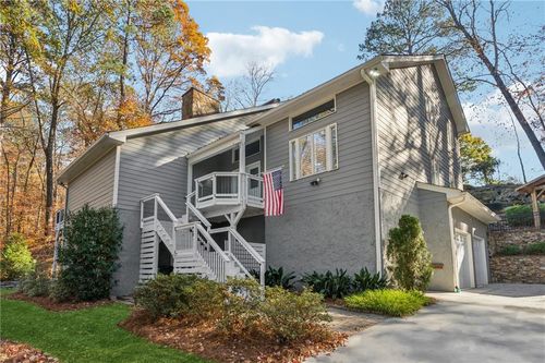 6895 Riverside Dr, Sandy Springs, GA, 30328-1840 | Card Image