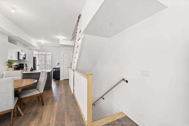 84 Tisdale Ave, House attached with 5 bedrooms, 4 bathrooms and 1 parking in Toronto ON | Image 7