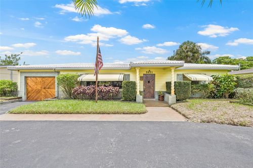 5821 52nd Ave N, Kenneth City, FL, 33709-3436 | Card Image