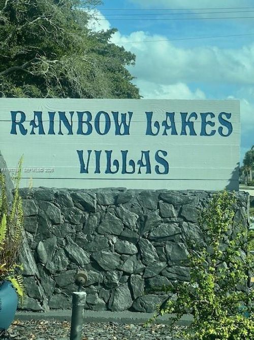 1701-1701 Nw 92nd Ave, Pembroke Pines, FL, 33024-3256 | Card Image