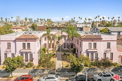 W 12th Street, Home with 10 bedrooms, 11 bathrooms and 11 parking in Los Angeles CA | Image 1