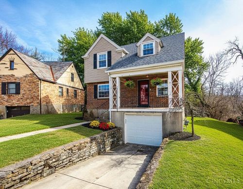 3264 Ashwood Dr, Cincinnati, OH, 45213 | Card Image