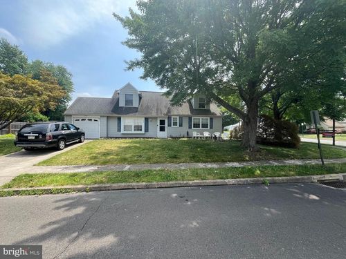 527 Nel Dr, FAIRLESS HILLS, PA, 19030-3809 | Card Image