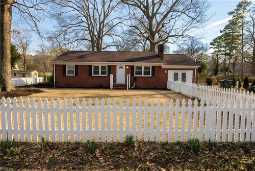 207 Falcon Rd, Yorktown, VA, 23690-9653 | Card Image