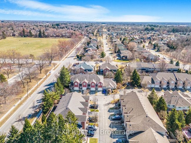 10 - 81 Valridge Dr, Condo with 3 bedrooms, 2 bathrooms and 1 parking in Ancaster ON | Image 19