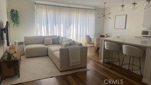 unit-204-250 Linden Ave, Long Beach, CA, 90802-3132 | Card Image