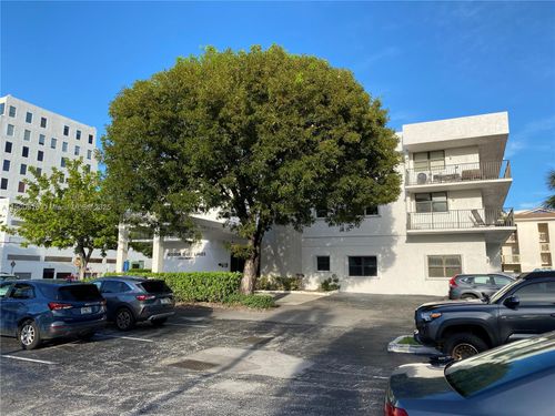 apt-3d-1900 Diana Dr, Hallandale Beach, FL, 33009-4715 | Card Image