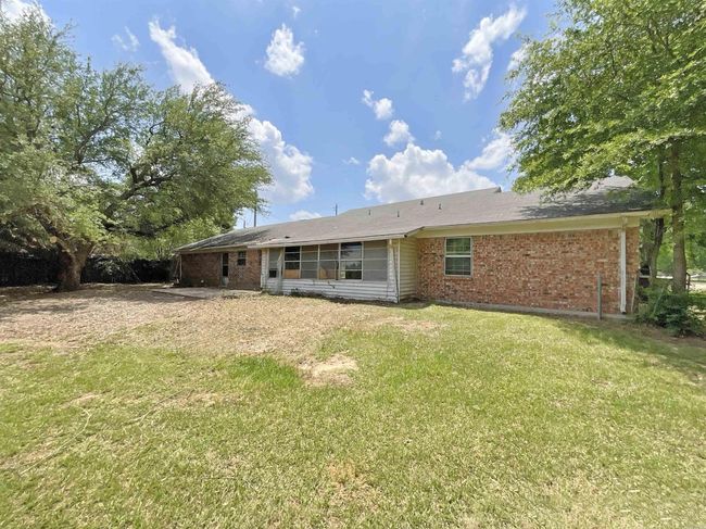 202 Quail Ln, House other with 3 bedrooms, 2 bathrooms and null parking in Hooks TX | Image 22