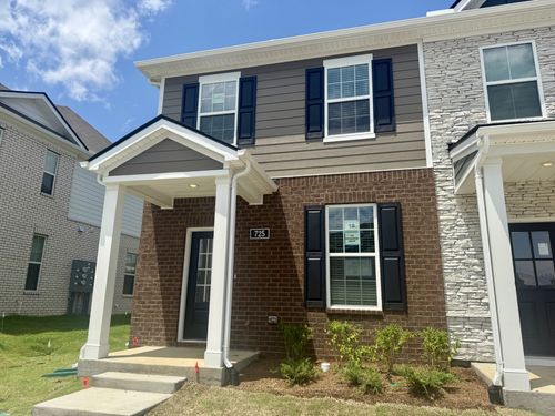 725 Ashbrook Dr, Lebanon, TN, 37087-4877 | Card Image