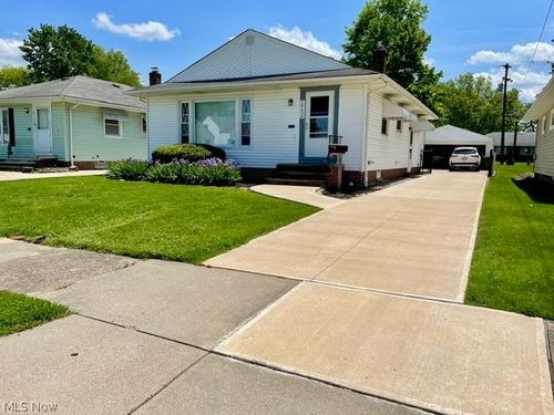 28634 Forest Rd, Willowick, OH, 44095-5015 | Card Image