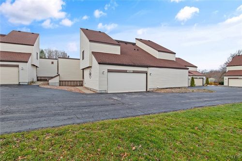 201 Woburn Dr, Camillus, NY, 13031-2020 | Card Image