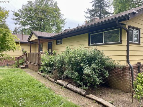 93524 Easy Ln, Coos Bay, OR, 97420-6408 | Card Image