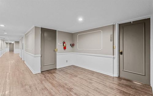 1404-1101 N Elm St, Greensboro, NC, 27401-1391 | Card Image