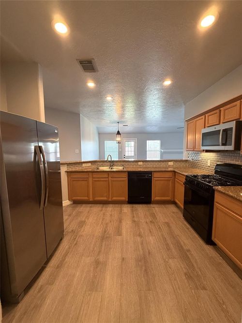 850 Saltcreek Bend Ln, La Marque, TX, 77568-6644 | Card Image