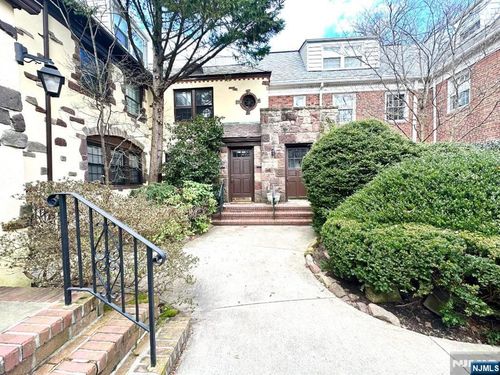 185 Palisade Ave, Bogota, NJ, 07603-1633 | Card Image