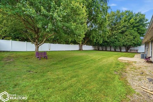 1002 7th St, Eldora, IA, 50627-1432 | Card Image