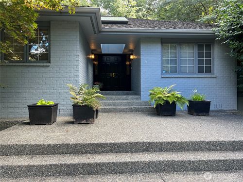 3650 116th Ave Ne, Bellevue, WA, 98004-7614 | Card Image