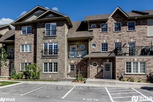 3-53 Ferndale Dr S, Barrie, ON, L4N5W9 | Card Image