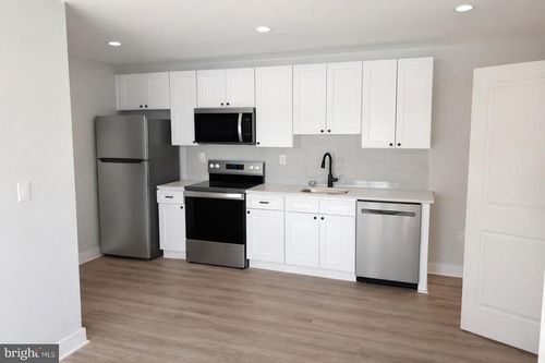 6-7406 Bristol Pike, LEVITTOWN, PA, 19057-5008 | Card Image